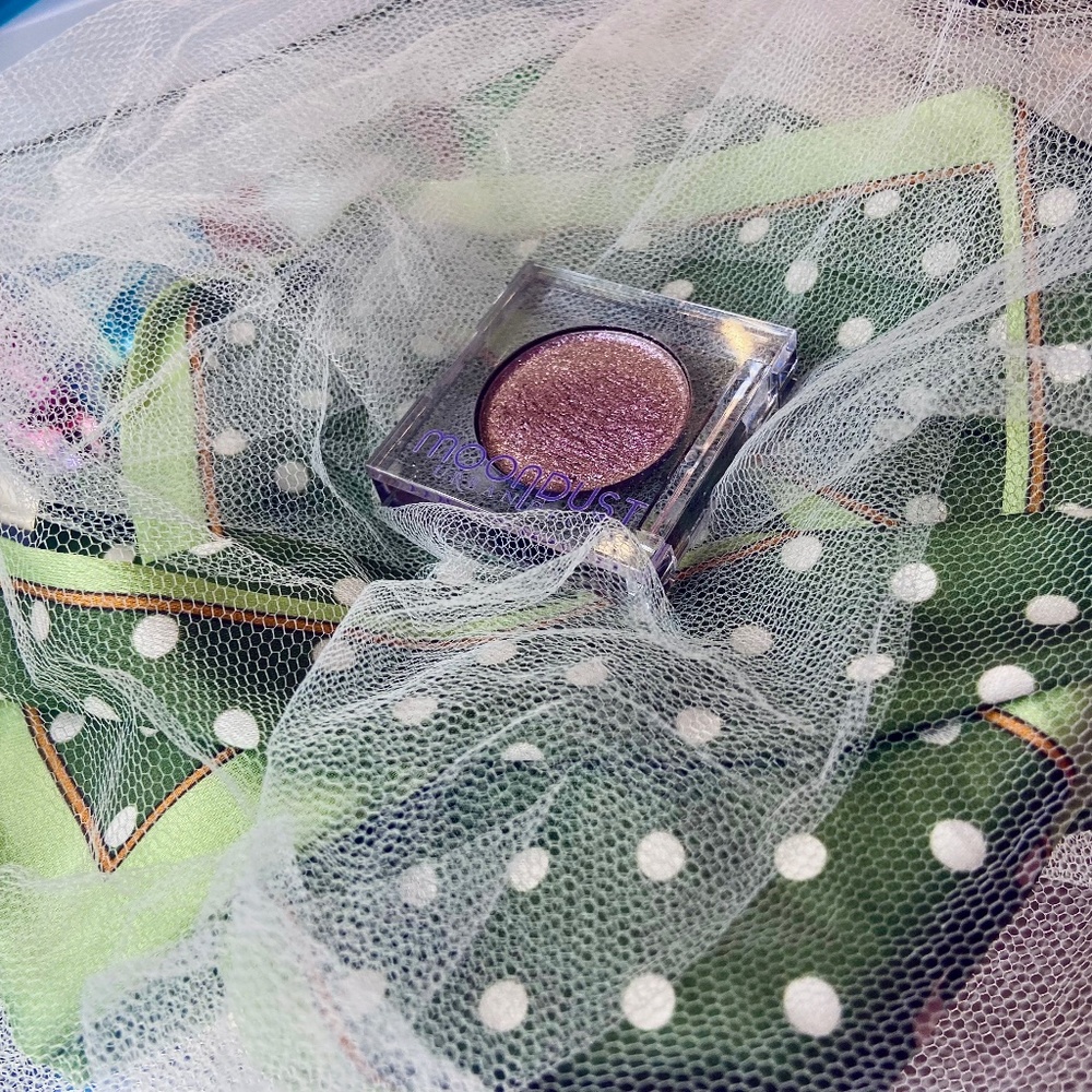 NWOT Rare Discontinued Urban Decay Moon Dust Eyeshadow Single “Glitter Rock”